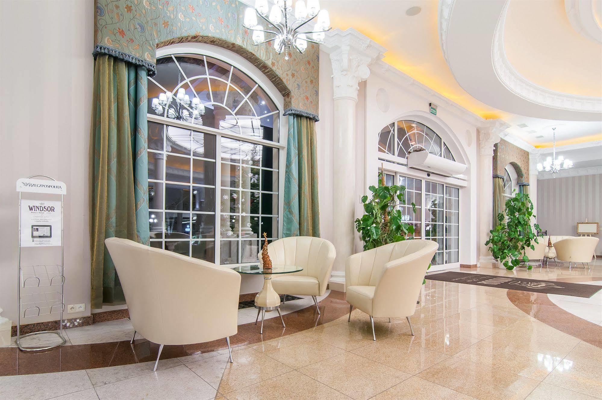 Hotel Windsor W Jachrance Яхранка Екстериор снимка