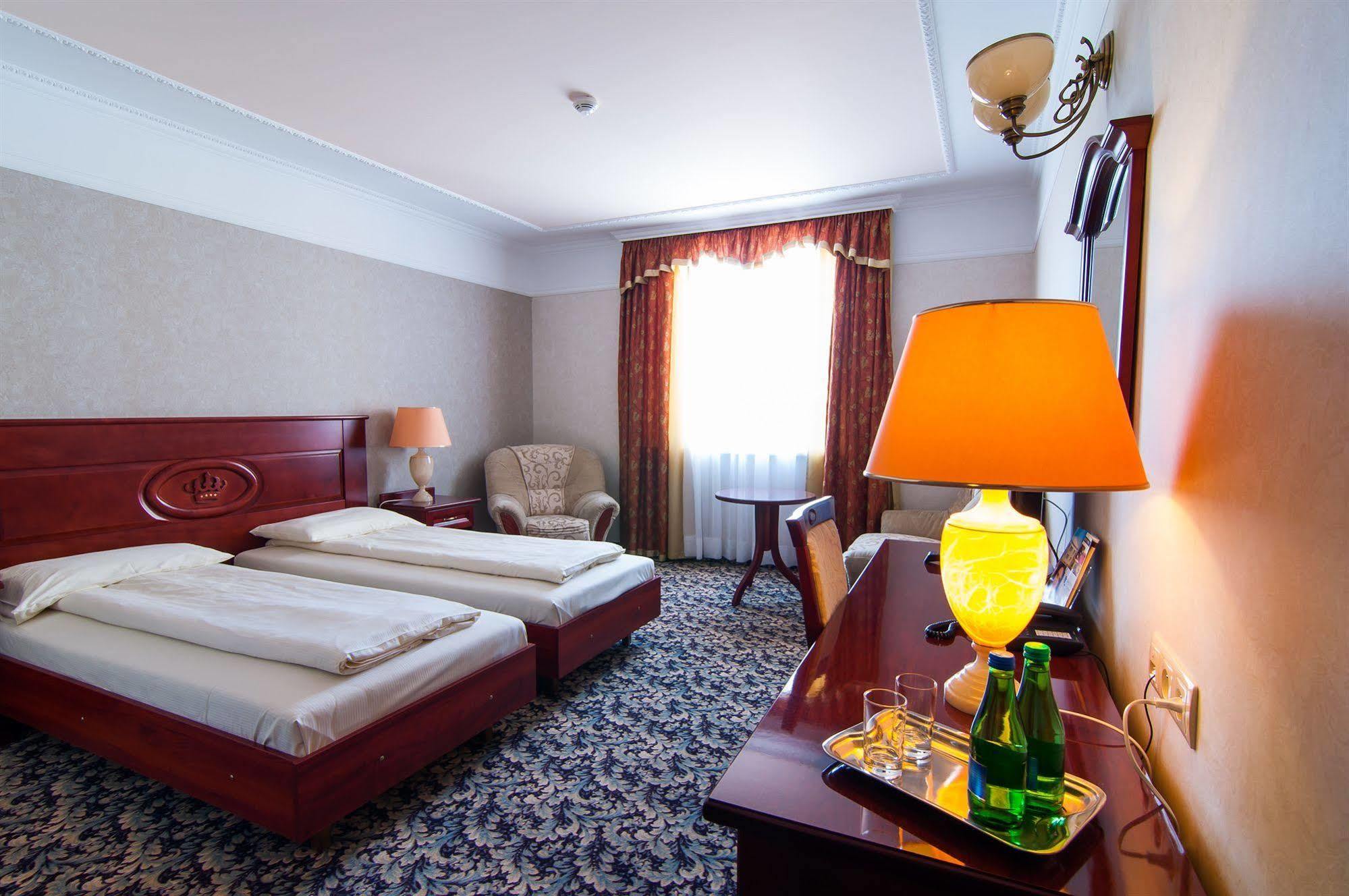 Hotel Windsor W Jachrance Яхранка Екстериор снимка