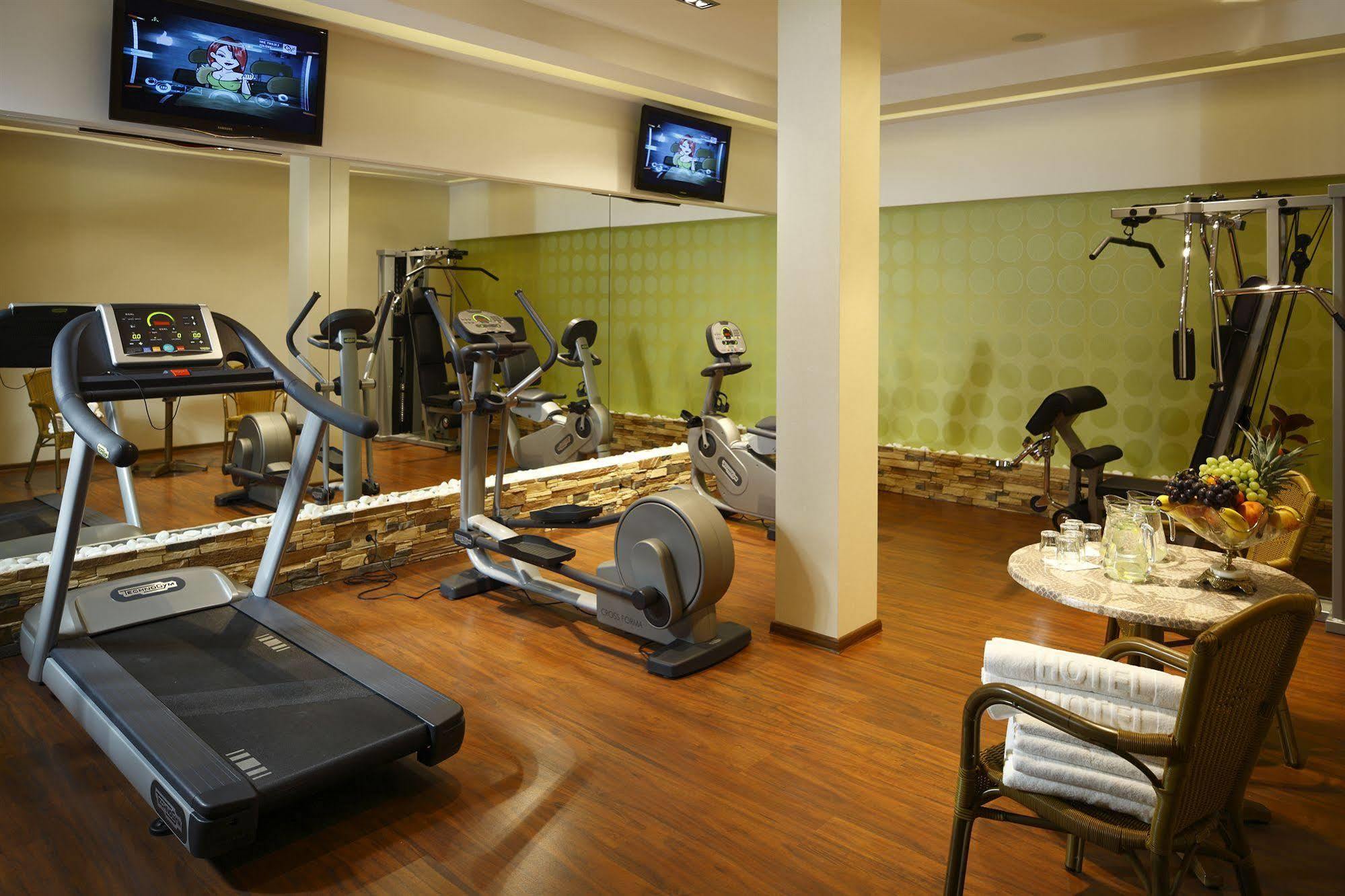 Hotel Windsor W Jachrance Яхранка Екстериор снимка