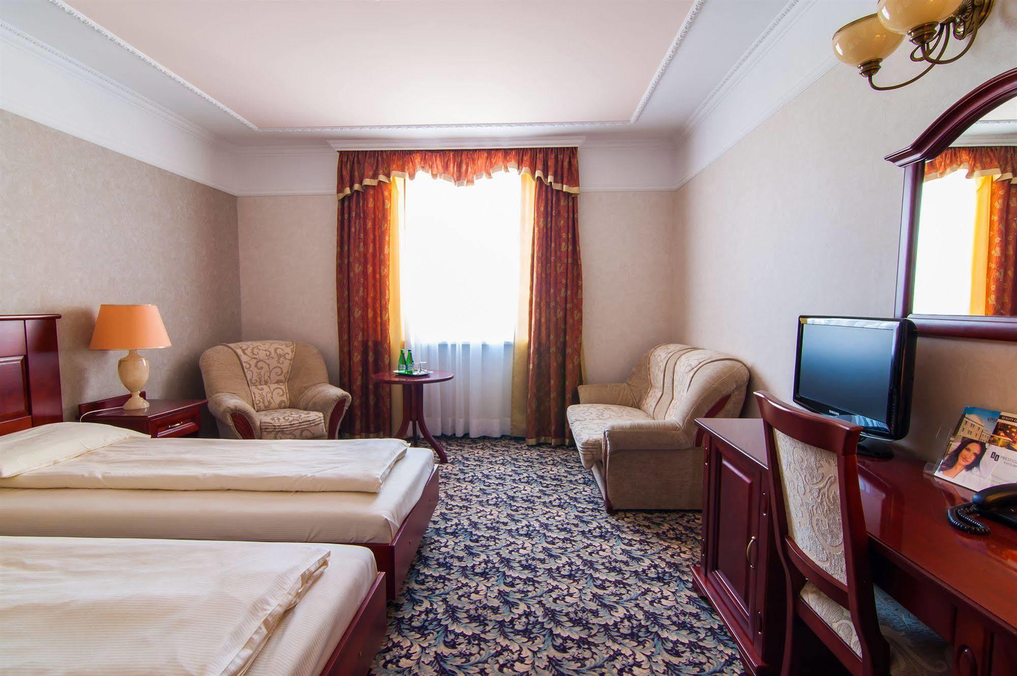 Hotel Windsor W Jachrance Яхранка Екстериор снимка