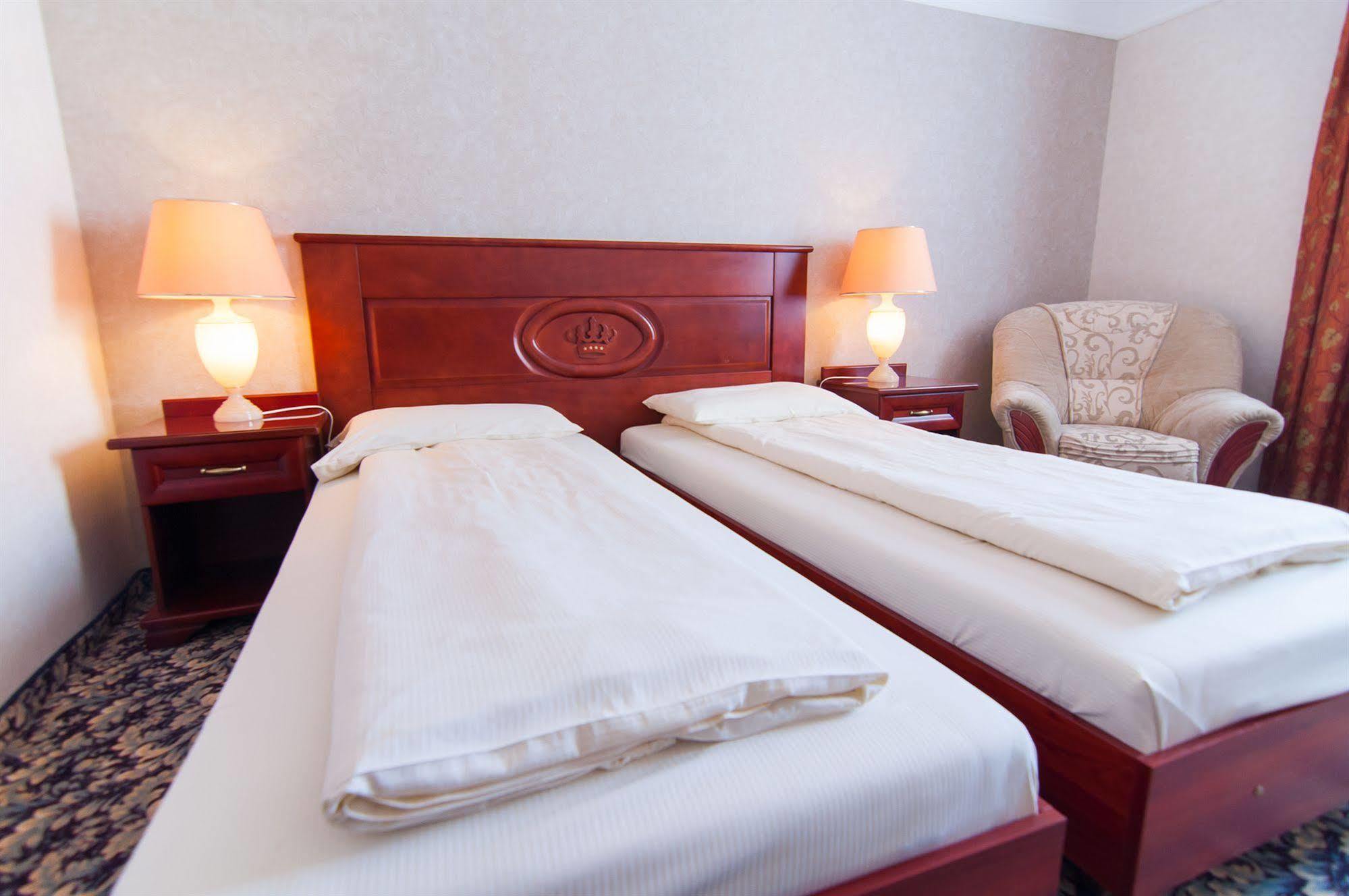 Hotel Windsor W Jachrance Яхранка Екстериор снимка