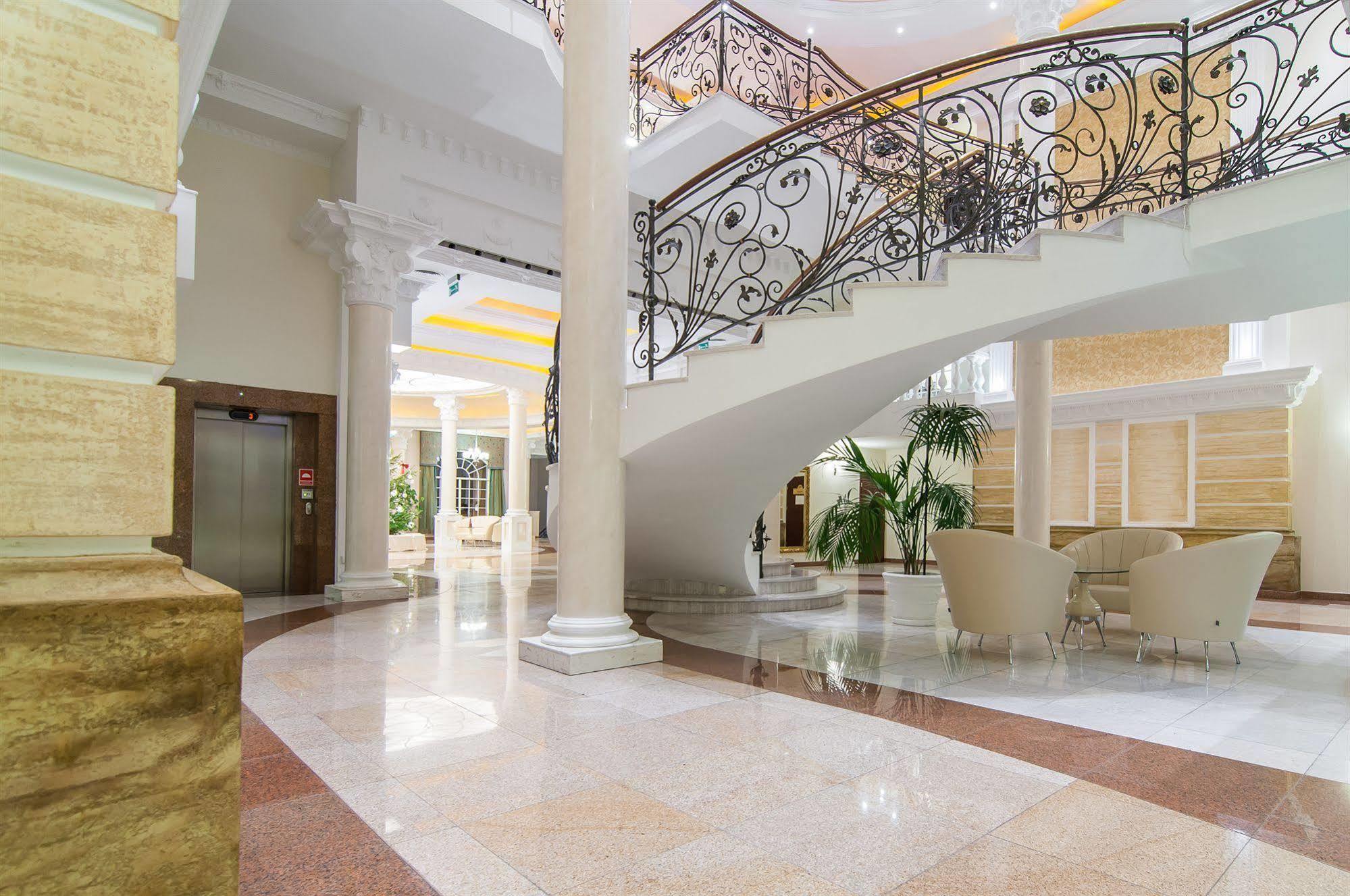 Hotel Windsor W Jachrance Яхранка Екстериор снимка