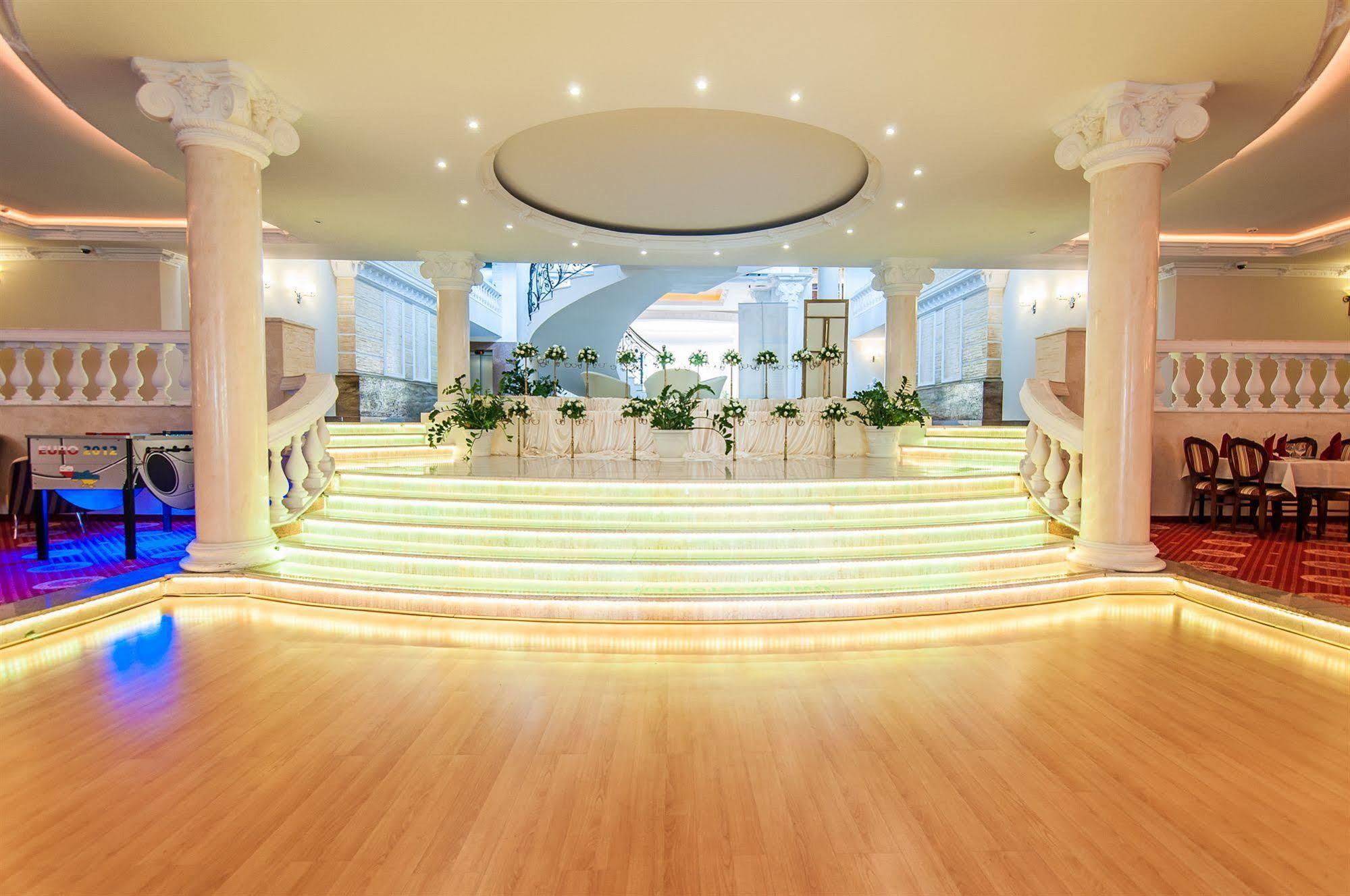 Hotel Windsor W Jachrance Яхранка Екстериор снимка