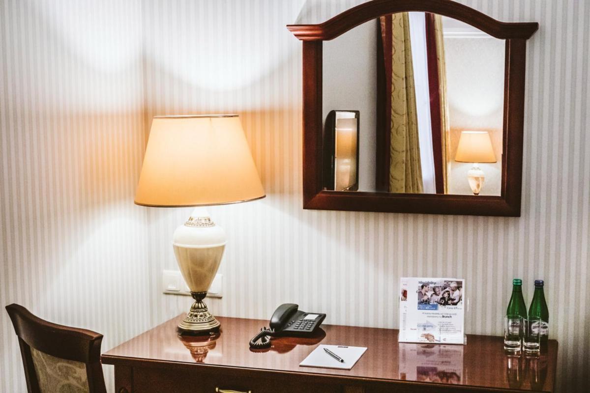 Hotel Windsor W Jachrance Яхранка Екстериор снимка