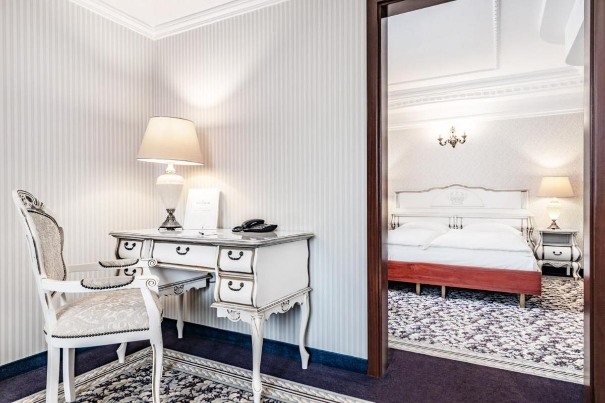 Hotel Windsor W Jachrance Яхранка Екстериор снимка