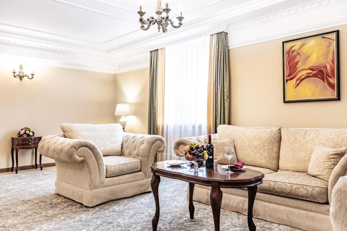 Hotel Windsor W Jachrance Яхранка Екстериор снимка