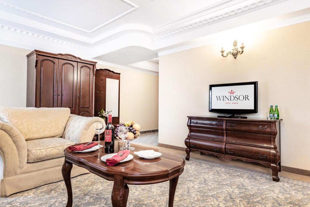 Hotel Windsor W Jachrance Яхранка Екстериор снимка