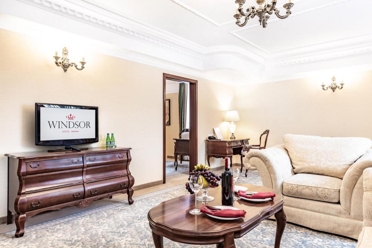 Hotel Windsor W Jachrance Яхранка Екстериор снимка